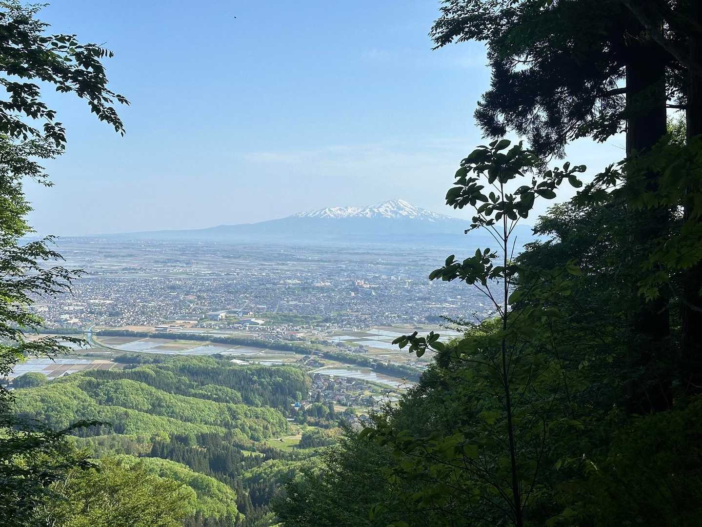 鳥海山もくっきりです