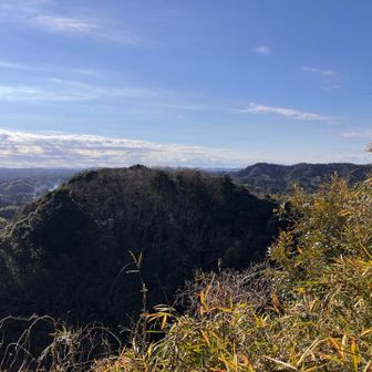 あれが噂の茫茫山か！