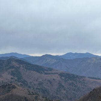 左奥に金峰山・右奥に甲武信ヶ岳…かな？
