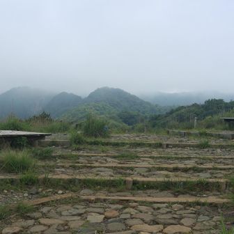 烏尾山からは、これから向かう、行者ヶ岳、政次郎ノ頭も見えました。