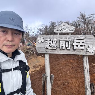 記念撮影。だいぶ雲が出てきてしまった