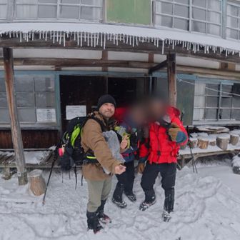 撤退悔しかったが、丸山小屋で45回笹ヶ峰登っている隼さんご夫婦とお話しでき、2年前同じところで撤退したとの事でスッと悔しさが引いた。
下山もご一緒いただき、次回笹ヶ峰一緒に登ることを約束した。
良き出会いに恵まれたなあ。