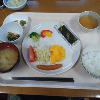 十分な量の朝食5:00～