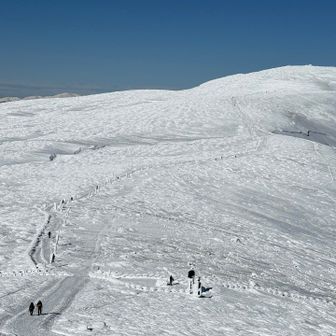 熊野岳への道。2月には蔵王ライザから登りたい