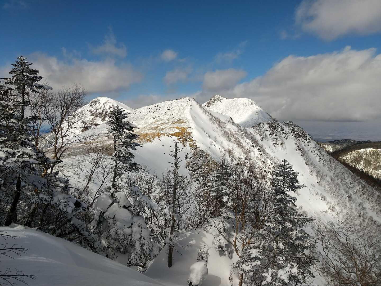 根石岳と天狗岳
キレイな景色