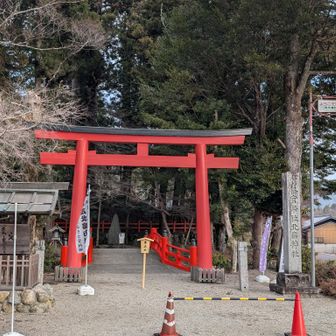 ＪＡみえなか スーパーみすぎ多気店の
駐車場に1台停めて、
横の北畠神社の鳥居から出発です