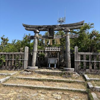 山頂
天香語山命
二礼四拍一礼🙏✨