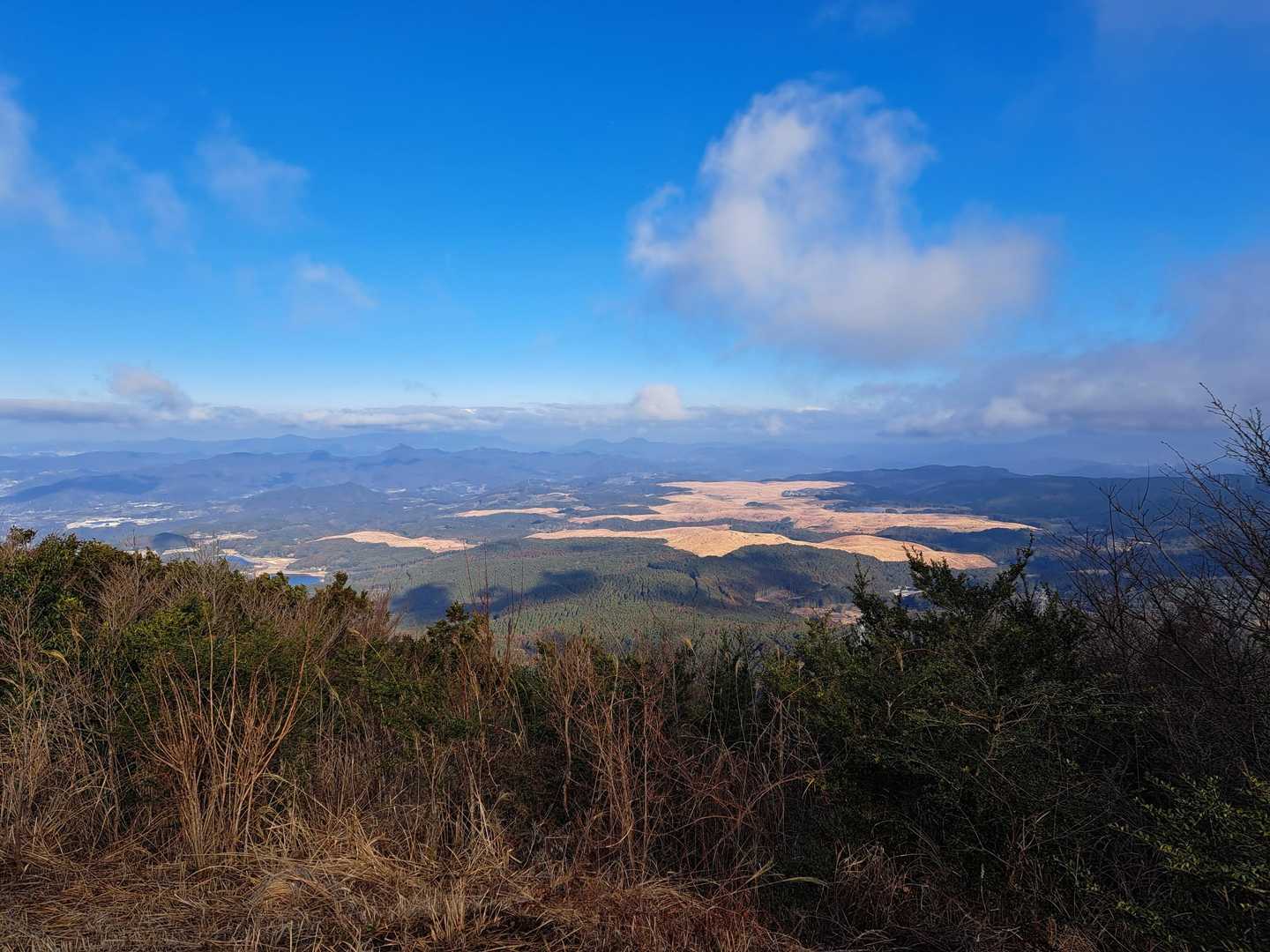 嬉野の大野原演習場(自衛隊)が、眼下に広がってます😃