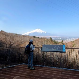 まだまだ🗻頑張ってました
…ってまだ25分しか経ってないけど。でも、雲が湧くのはあっという間だからね…