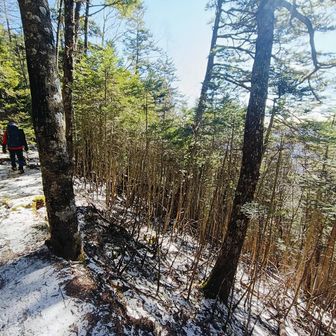 少し下ったところで小休止