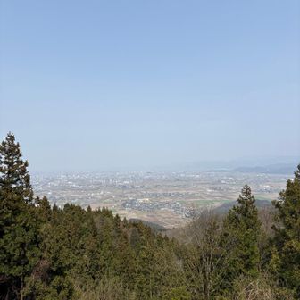 展望台から福井市方面
やっぱり霞んでます