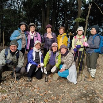元気な仲間と一緒に1枚。
皆さんお若いです。
80歳を越えた方が4人お元気です。
今年も仲良くよろしくね!
