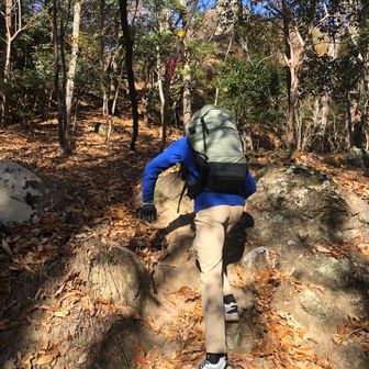 石門洞コースからの
　馬の背ルート✨✨✨✨
ここが　取り付き！