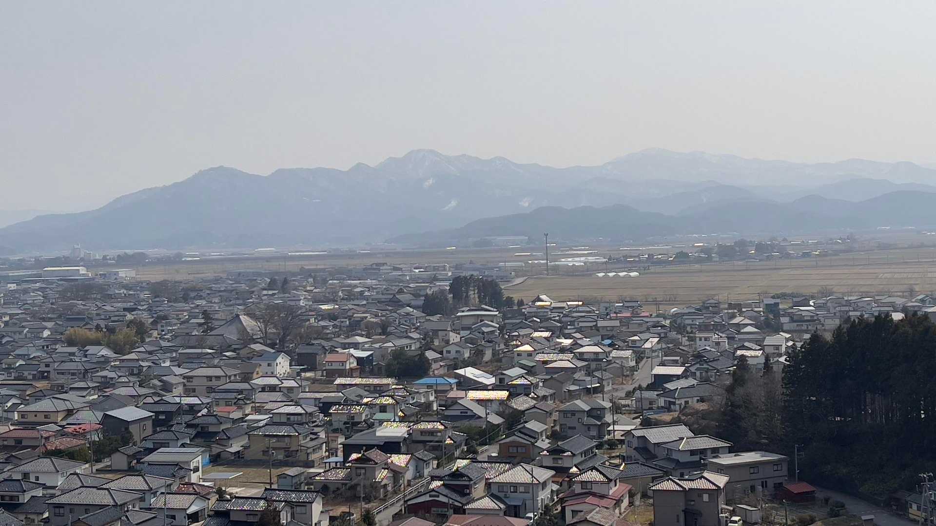 霞んでますが
金峯山・鎧ヶ峰・母狩山・湯ノ沢岳