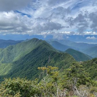 王岳方面
南アルプスは、見えないけど
雲が最高‼️