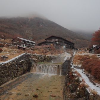 とにかく風がきつく、あられが顔に当たると痛い痛い😱