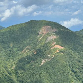 　　　　　　水引入道山
しばらく登っていないなぁ〜来年は周回
コースで歩こうかなぁ~😄