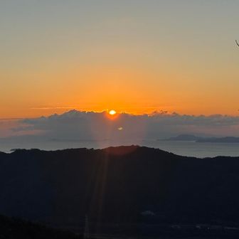 天から溢れ出した、光の雫