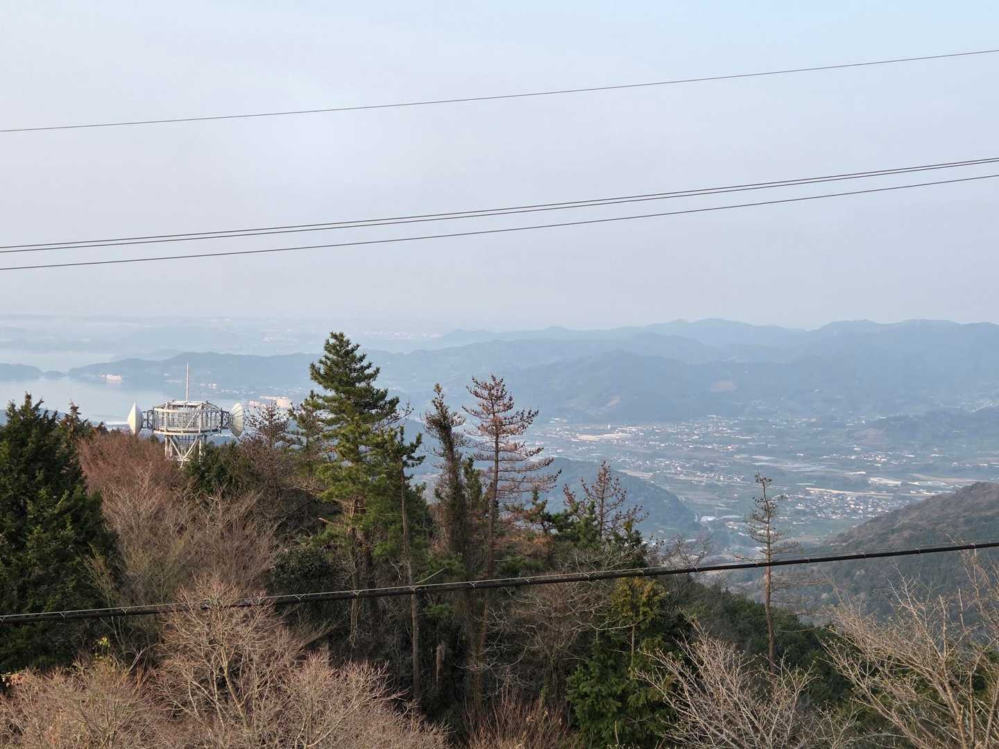 昨日ゆきまるさんと歩いたところが見える⛰️👀
瀬戸(左端)～本城山～利木峠～富士見岩(右端)