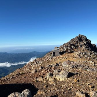 硫黄の匂いがキツくなってきた…やはり活火山ですね〜