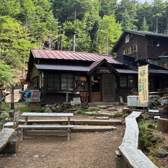 しらびそ小屋
中もいい感じでした。
泊まってみたいけど行程組むの難しいね。