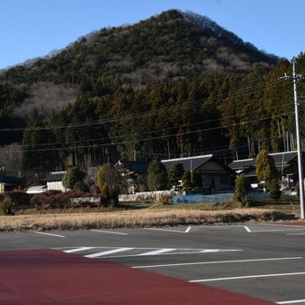 駐車場に戻って、赤沢富士に一礼。
佳き有給消化となりました。
久保コース佳き里山歩きの道でした。