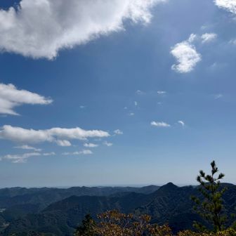 雄岳からの景色。