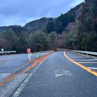 途中道路歩きあり。冬季通行止めなんで車は来ません。独占してるようで気持ちいい！
楽しい😀