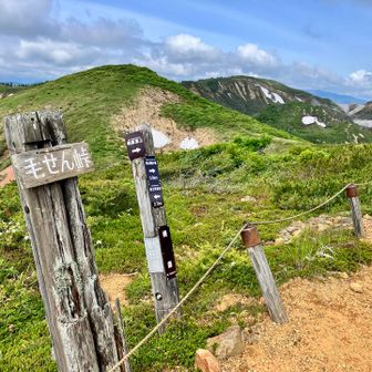 地図では毛せん峠はもっと手前なんやけど？
