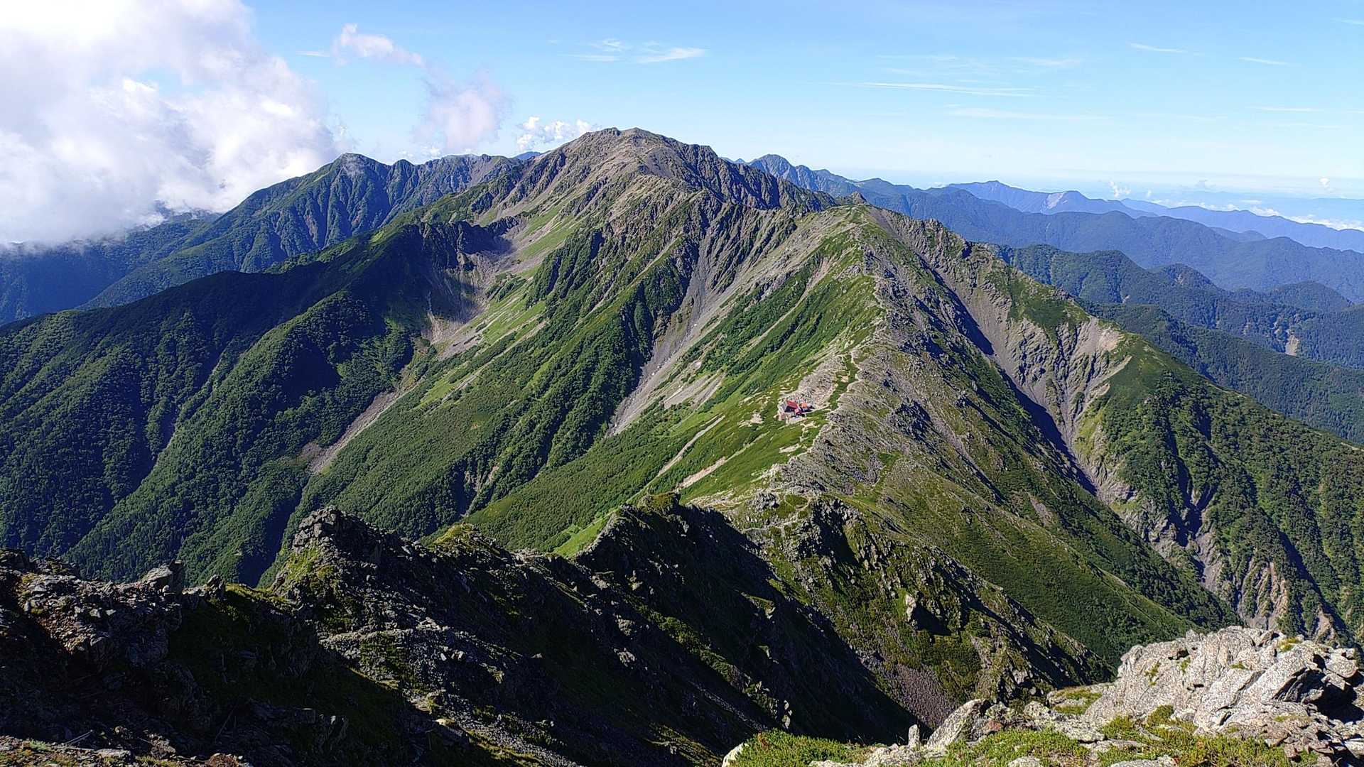 それでは中白根山に向かいます