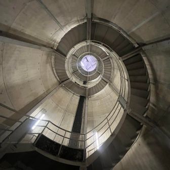 下から上を見れば怖くない？
と思ったけどまあまあ怖い笑
このカタツムリ感、すごいなぁ。