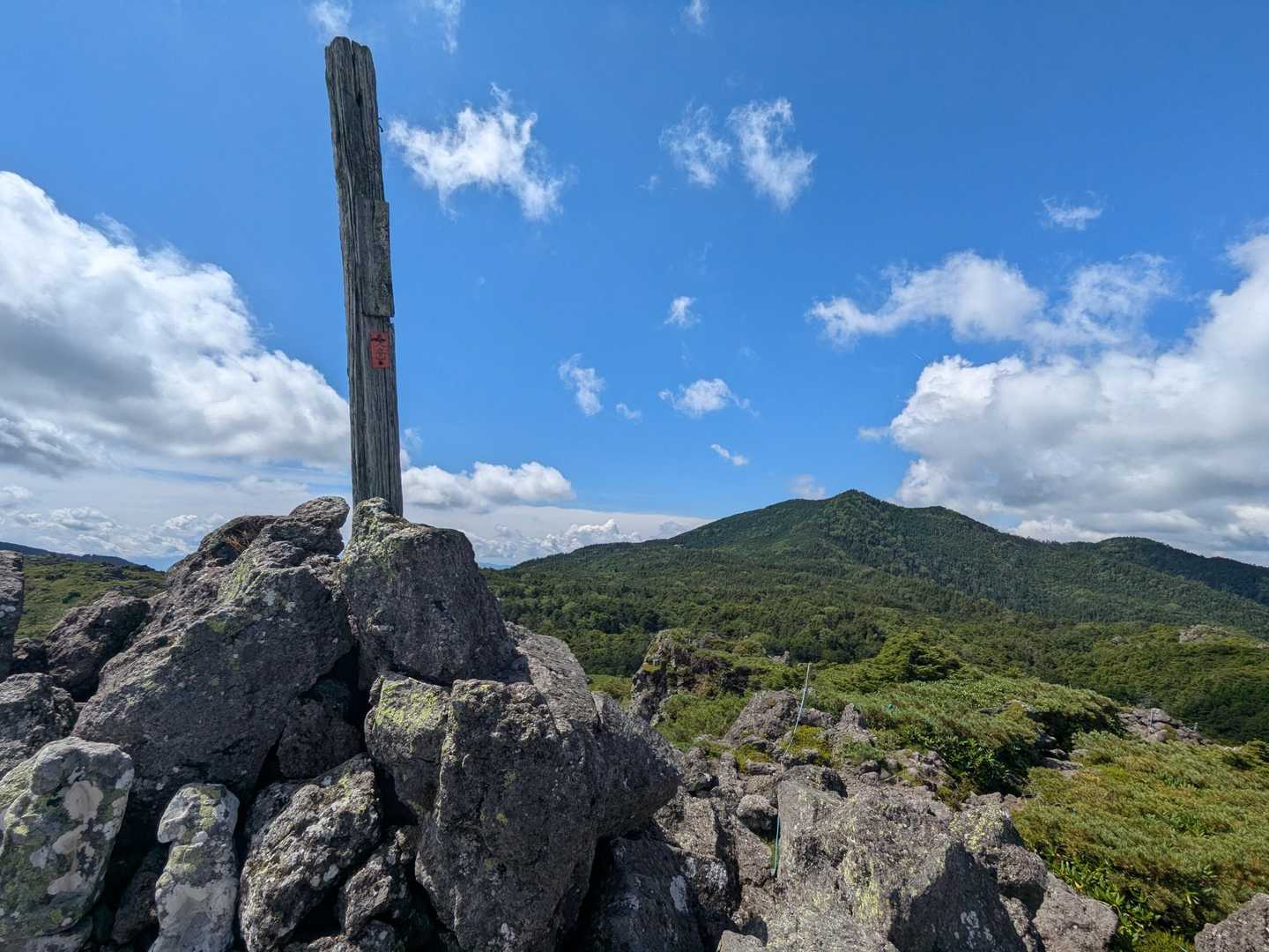 大岳山頂、北横岳と一緒に