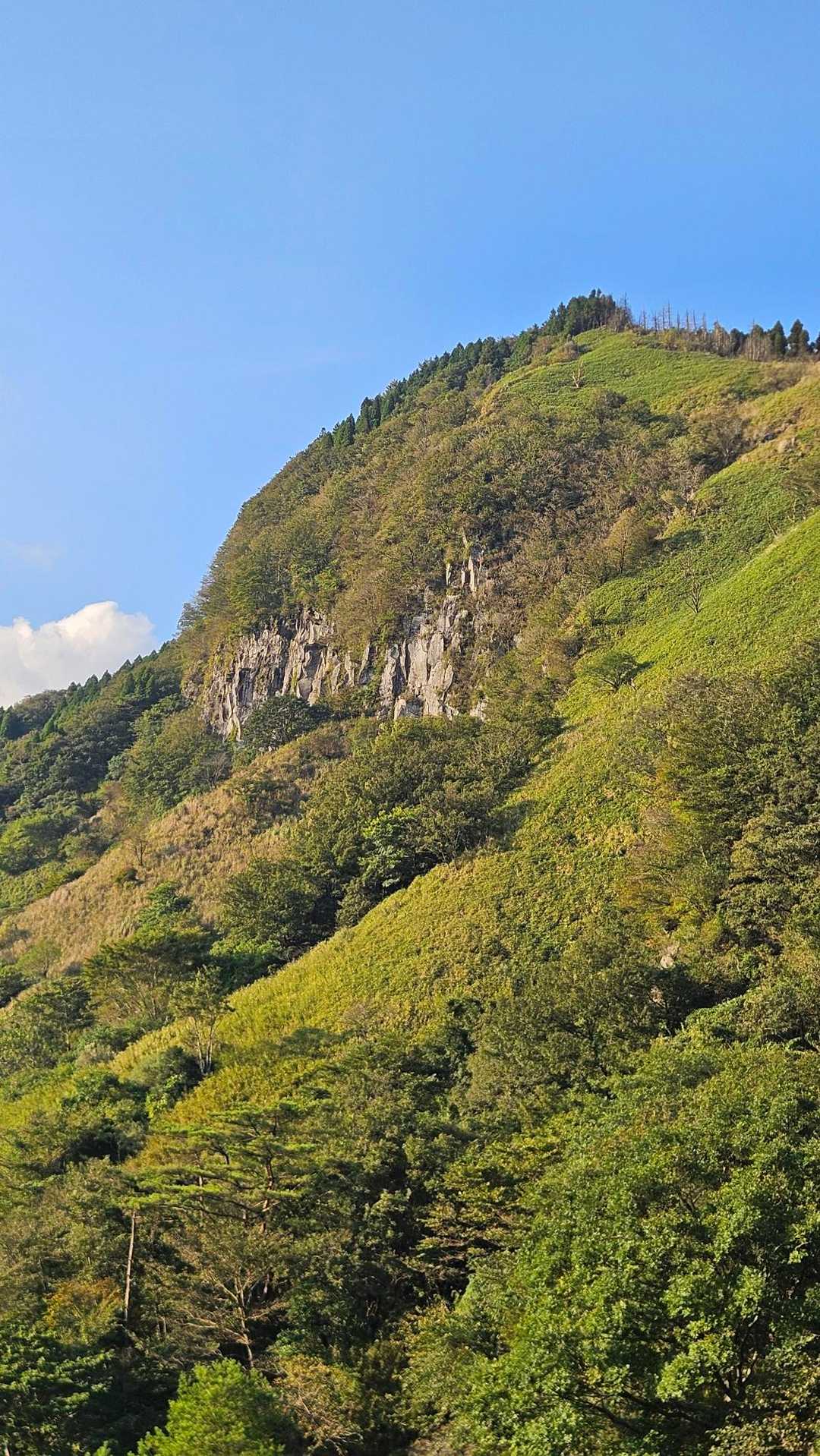 下から清栄山