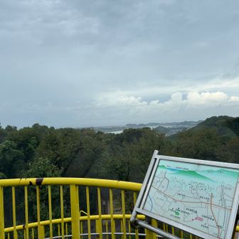 皿倉山の方向にわずかな雲の切れ目
しばらく雨が続きそうです