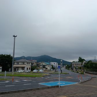 ドンヨリ…