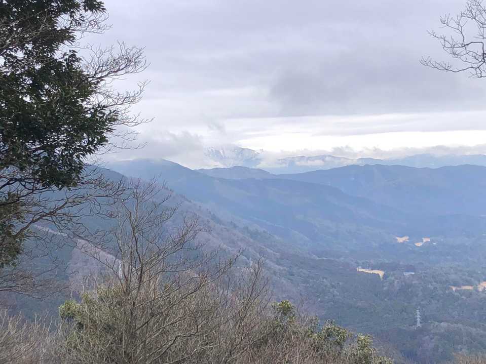 伊吹山が少し見えた