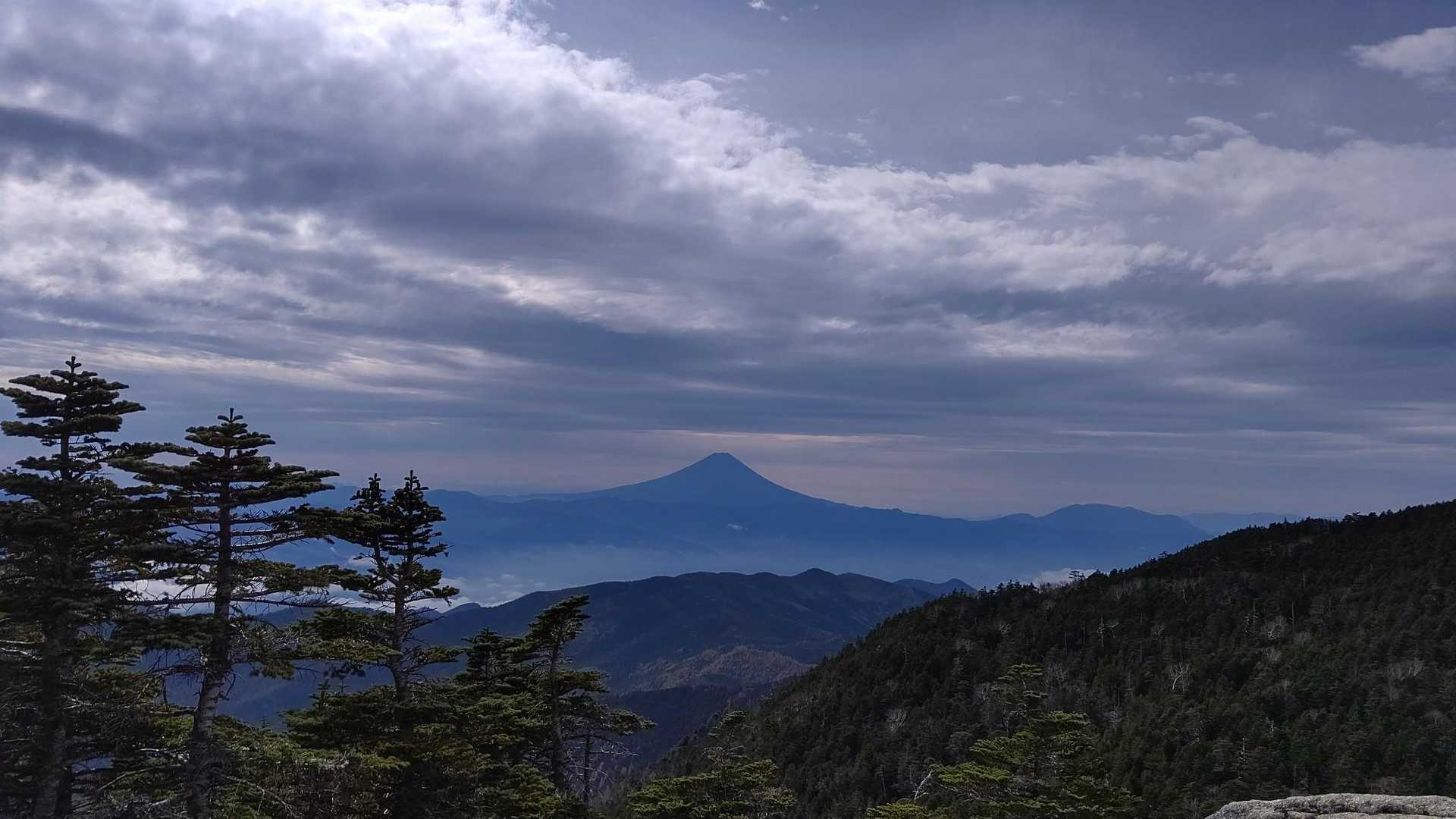 大弛峠-北奥千丈岳-朝日峠-朝日岳 周回コースの写真