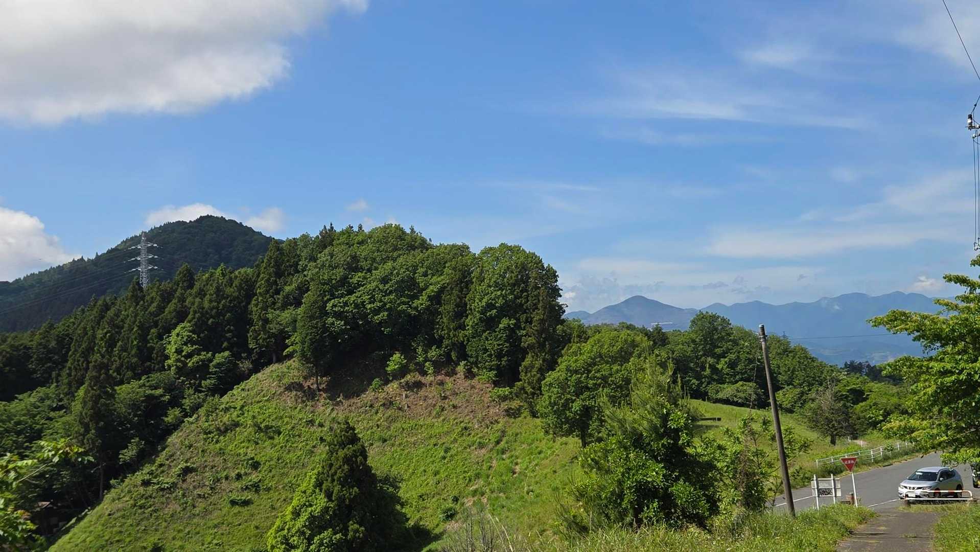 左側は【大霧山】かな？
遠くに【武甲山】も見えています