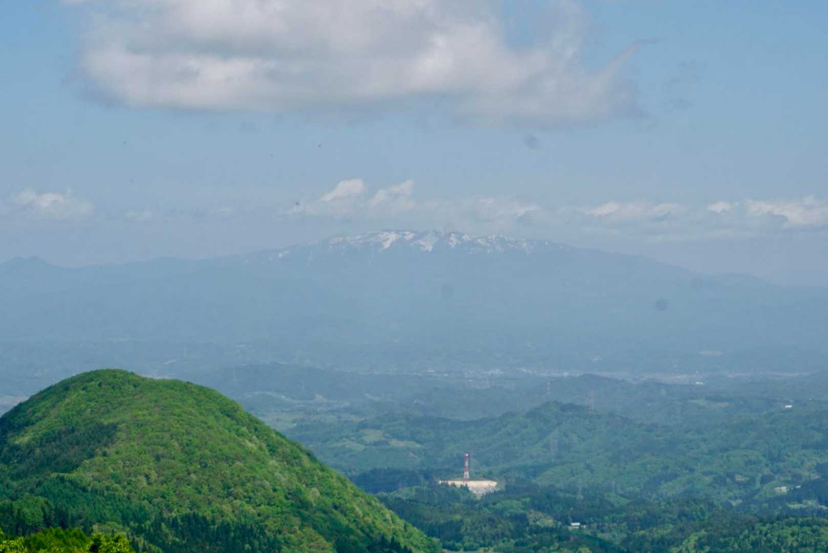 白鷹山に戻ると葉山が見えた