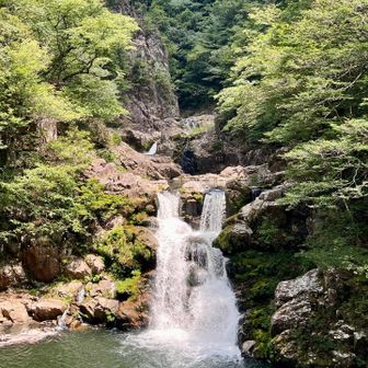 三段滝は、予想以上の雄大さでした