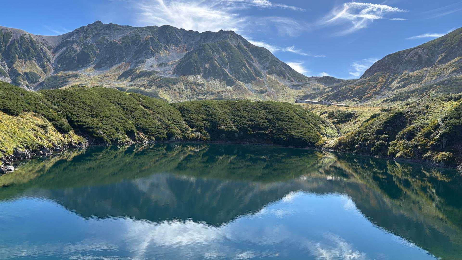 みくりが池に映る立山