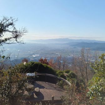 792段の階段を登って聖岳展望所へ
有明海方面、雲仙がうっすら見えた