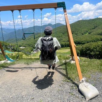 戻ってきましたー。
ブランコ遊び