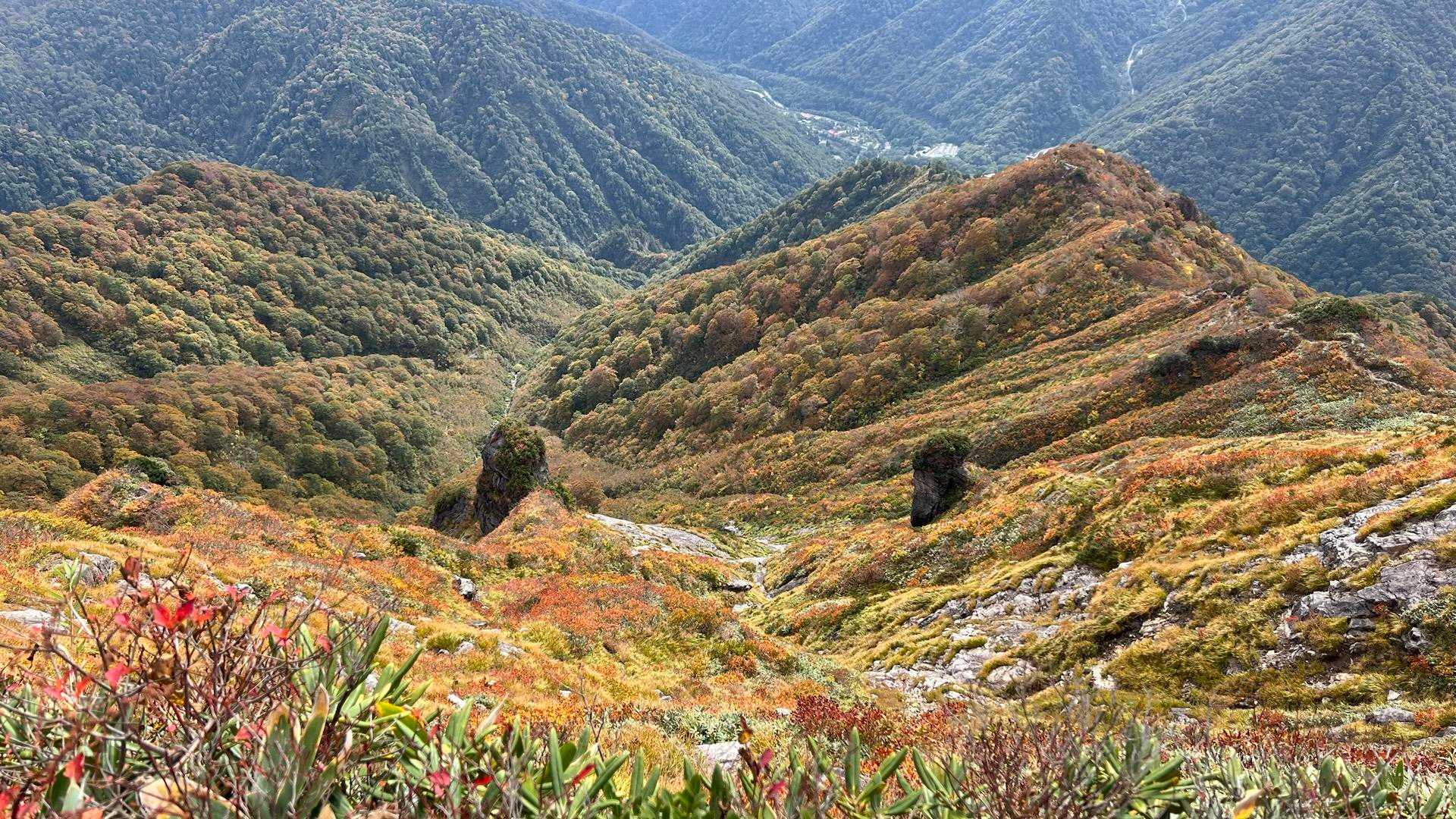 ジジ岩、ババ岩と紅葉