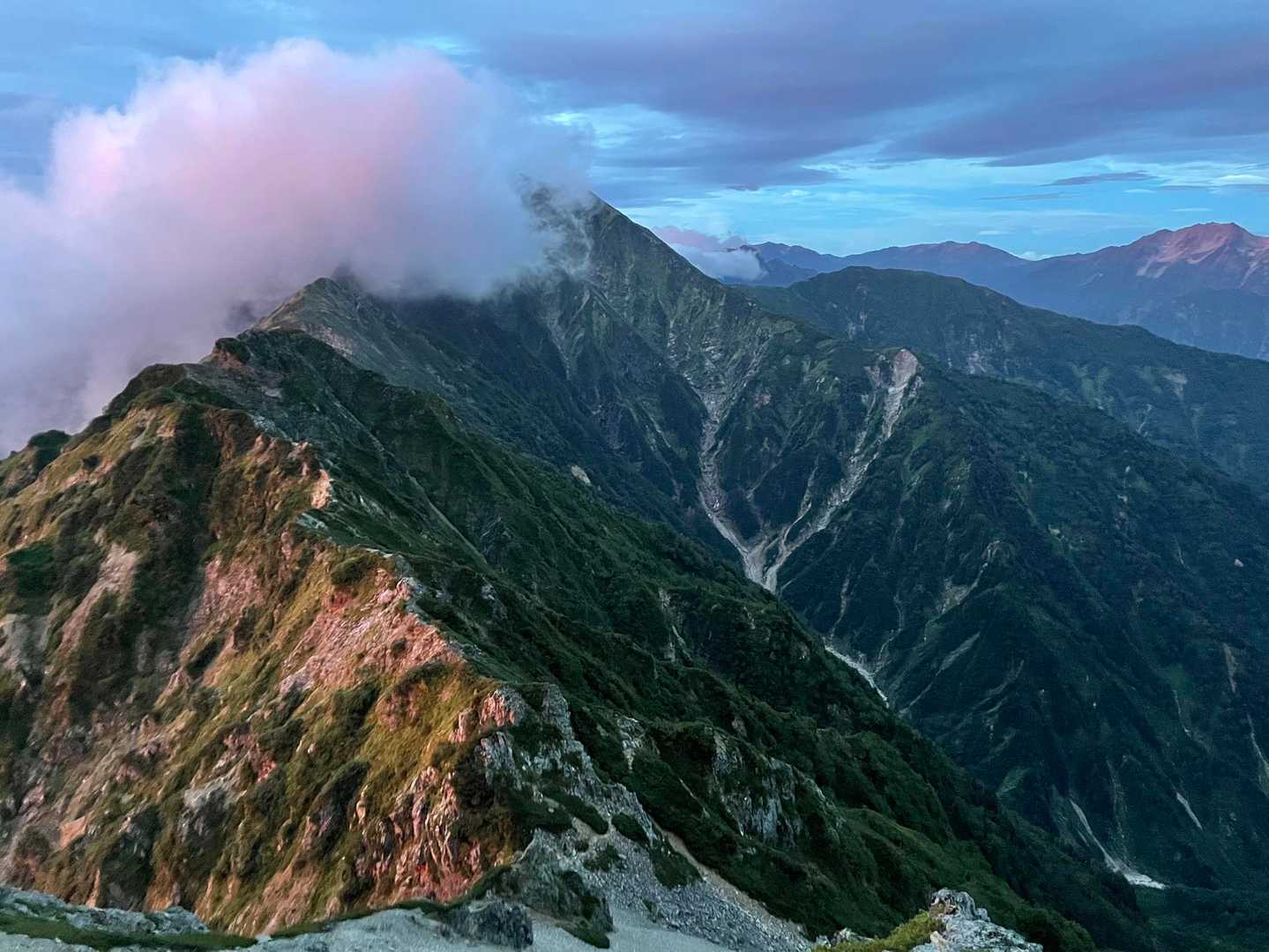五竜岳-北尾根の頭-鹿島槍ヶ岳-鹿島槍ヶ岳-布引山 縦走コースの写真