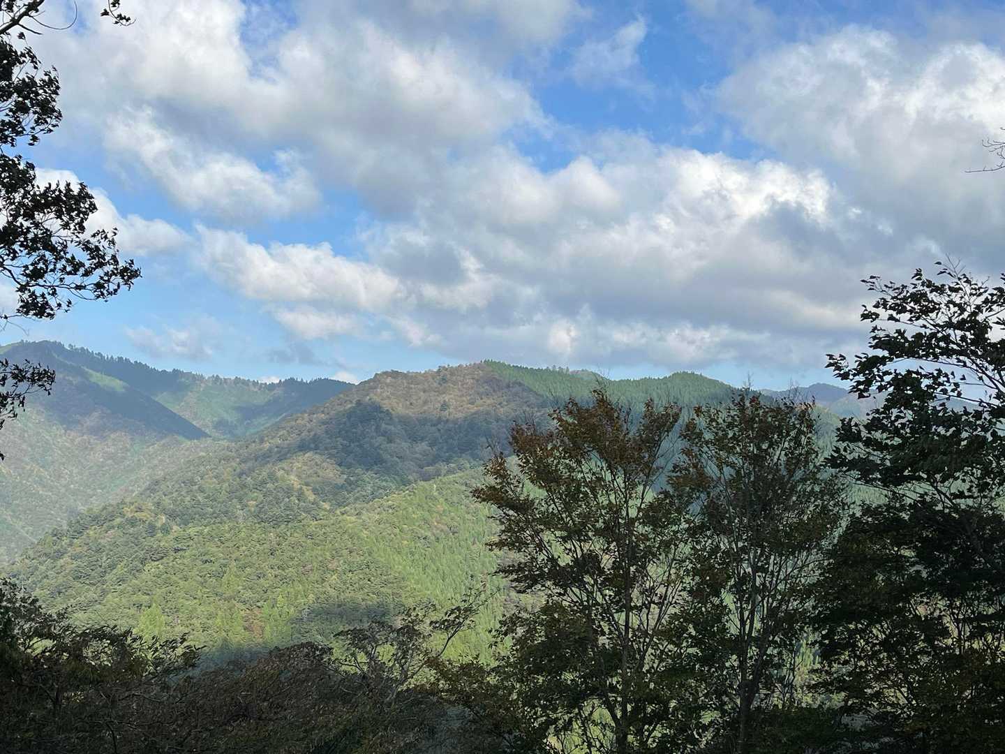 山頂からの景色は1方向のみ