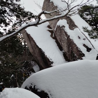 迂回したおばれ岩