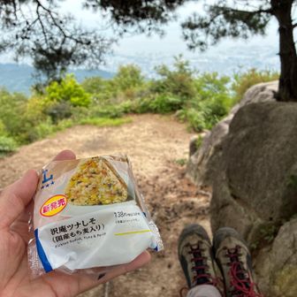 コンビニおにぎり、値段上がってるから安くて美味しいのを開拓中😋