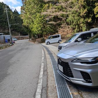 スタート地点の笠松駐車場へ戻りました

今日は雪が少ないことは分かっていましたが、想像以上でした。次の寒波まで無雪状態は続くようです。ツツジオの氷瀑もしばらくおあずけか。