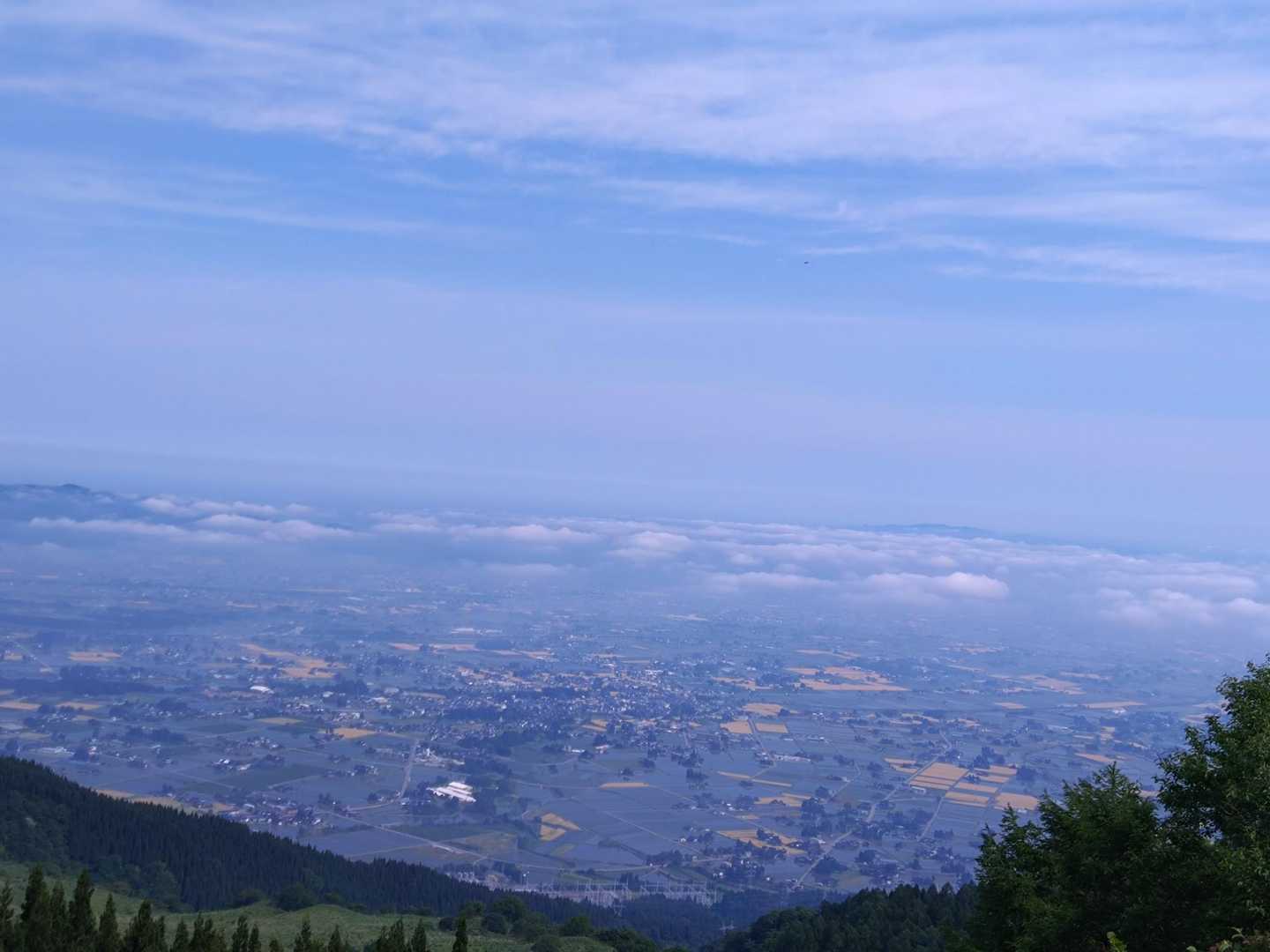 広い駐車場🅿️散居村が一望
ちょっと雲海☁☁☁